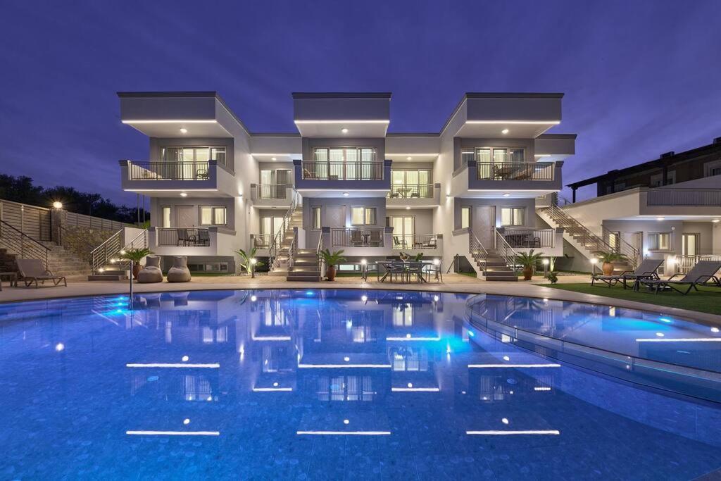 Superior Family Apartment W/Pool Dining Area Stavromenos Buitenkant foto