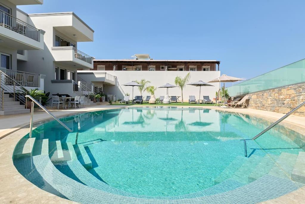 Superior Family Apartment W/Pool Dining Area Stavromenos Buitenkant foto