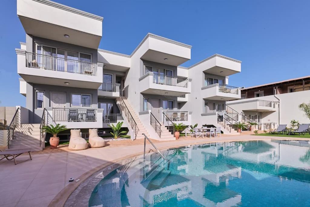 Superior Family Apartment W/Pool Dining Area Stavromenos Buitenkant foto