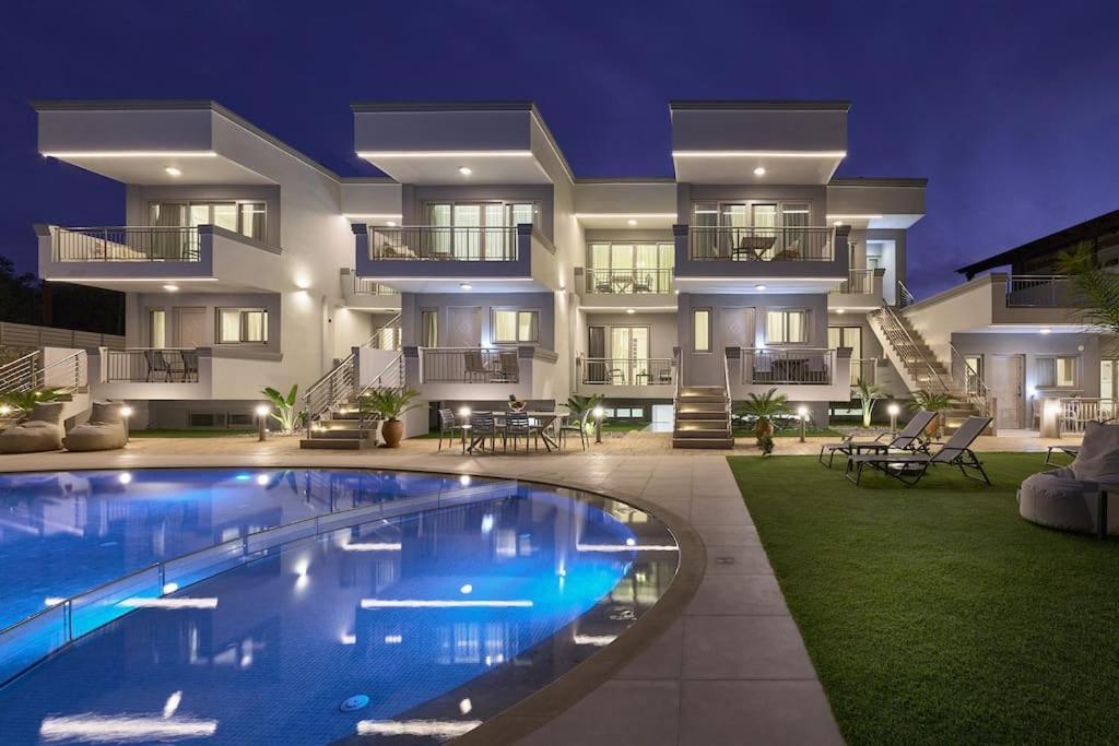 Superior Family Apartment W/Pool Dining Area Stavromenos Buitenkant foto