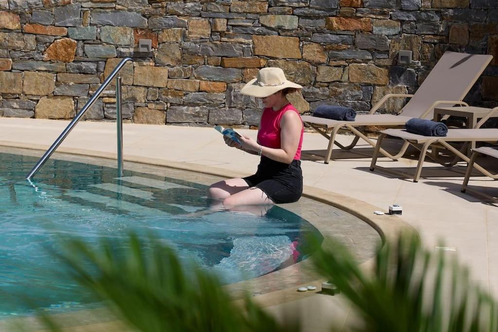 Superior Family Apartment W/Pool Dining Area Stavromenos Buitenkant foto